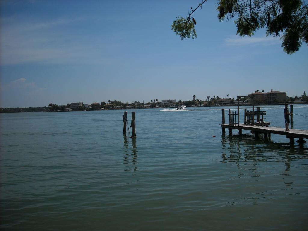 Mediterranean Three Story Beach Townhouse St. Pete Beach Ngoại thất bức ảnh